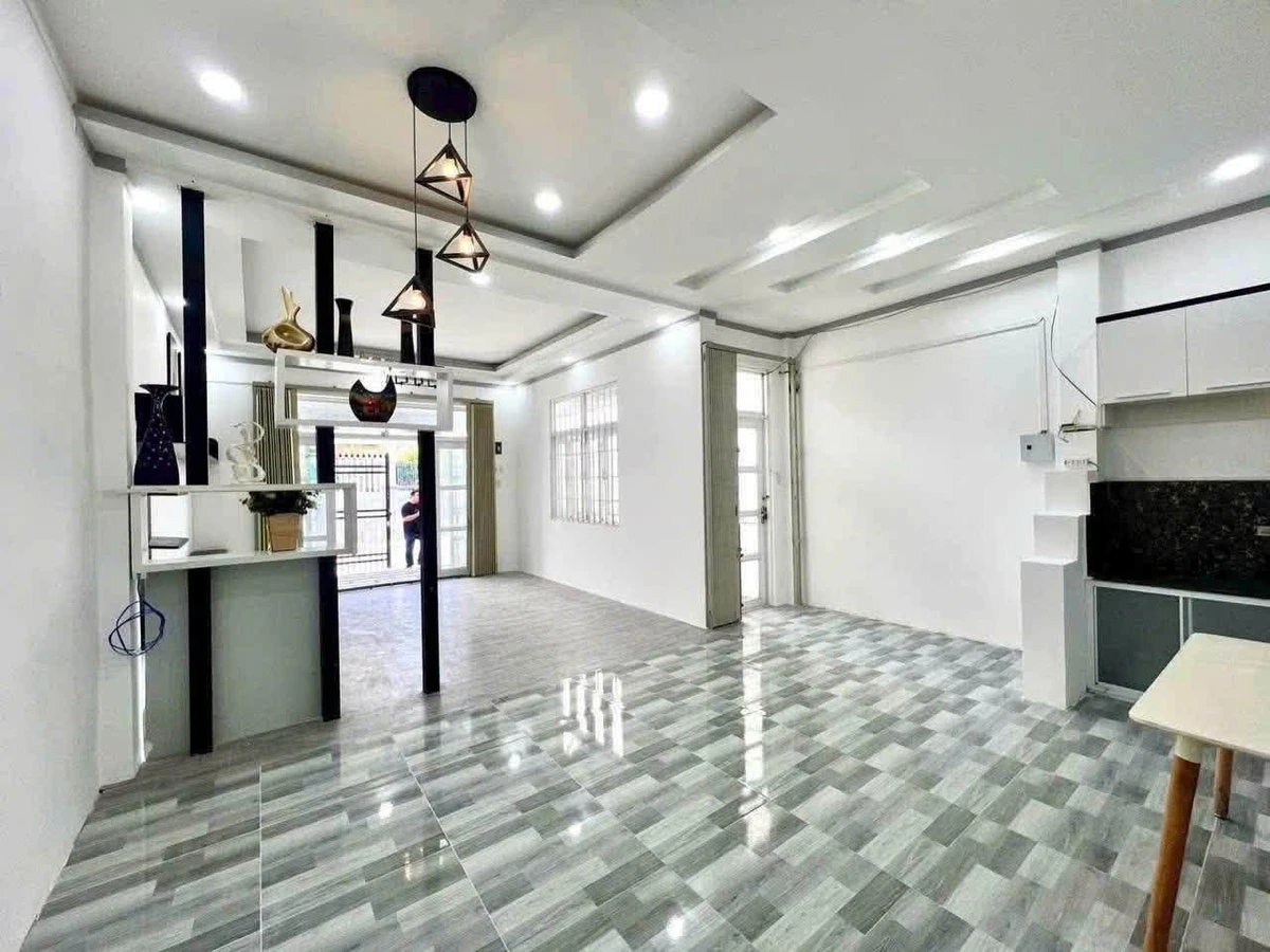 Bán nhà lầu mặt tiền đường Hiền Vương, 73m2, 2PN, giá 3,5 tỷ, Thanh Hải, Phan Thiết - Ảnh thu nhỏ 5