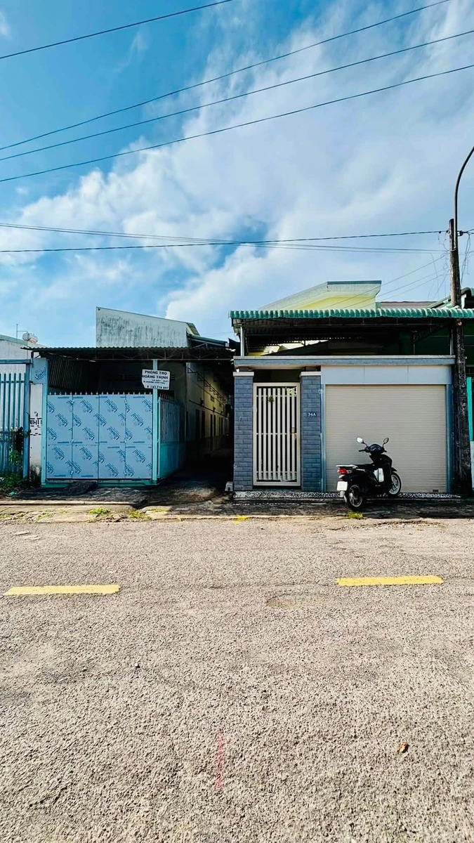 Bán dãy 17 phòng trọ kèm nhà mái Thái, gần 500m2 thổ cư sổ riêng, trung tâm Long Khánh - Ảnh 1