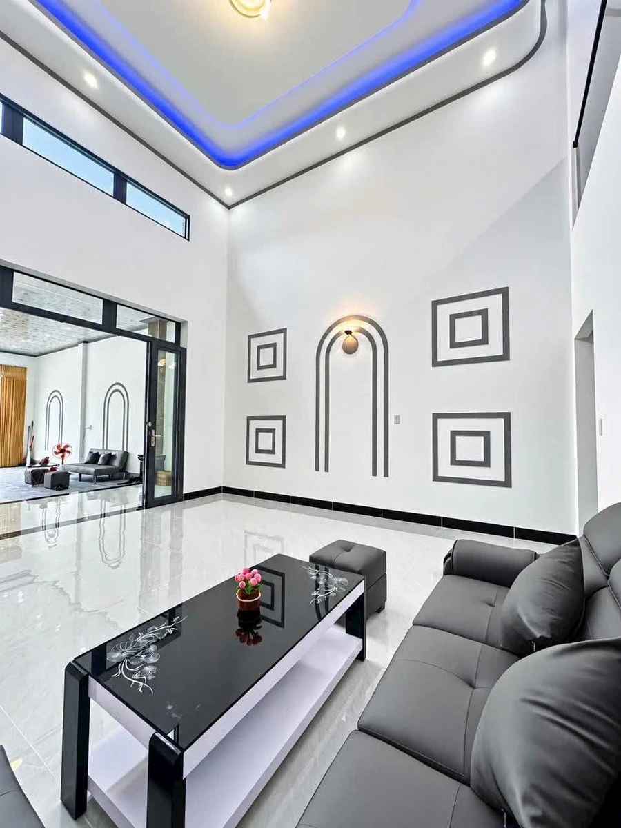 Bán nhà 3PN mặt tiền đường Nguyễn Văn Linh, Tây Ninh, 100m² - Ảnh thu nhỏ 4