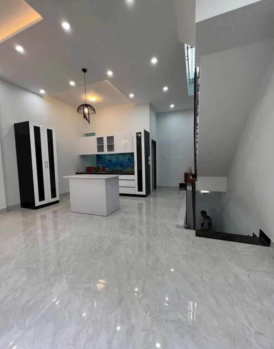 Bán nhà 4 phòng ngủ 41m² chỉ 2.3 tỷ Quỳ Nhơn - Ảnh 1