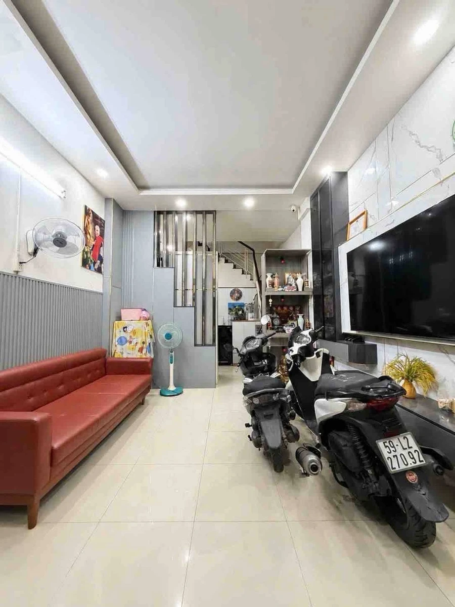 Nhà 3 tầng 3 phòng ngủ gần chợ Bình Trị, 40m², 4,99 tỷ - Ảnh thu nhỏ 2