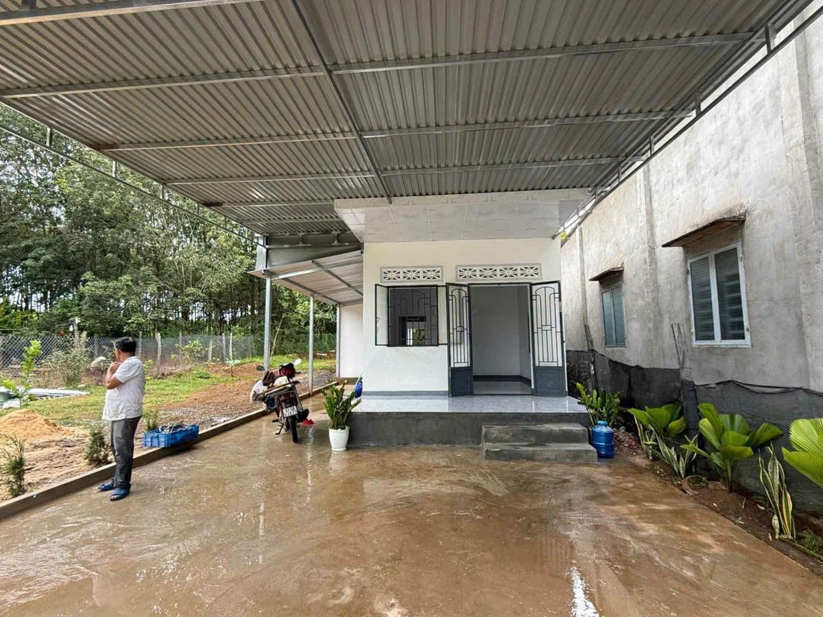 Bán đất tặng nhà 1 phòng khách 2 phòng ngủ ở Bù Đốp - Ảnh thu nhỏ 2