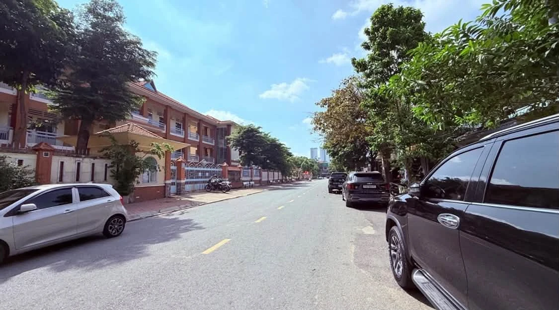 Bán nhà mặt tiền Dĩ An 130m² 8 tỷ 5 - Ảnh thu nhỏ 2