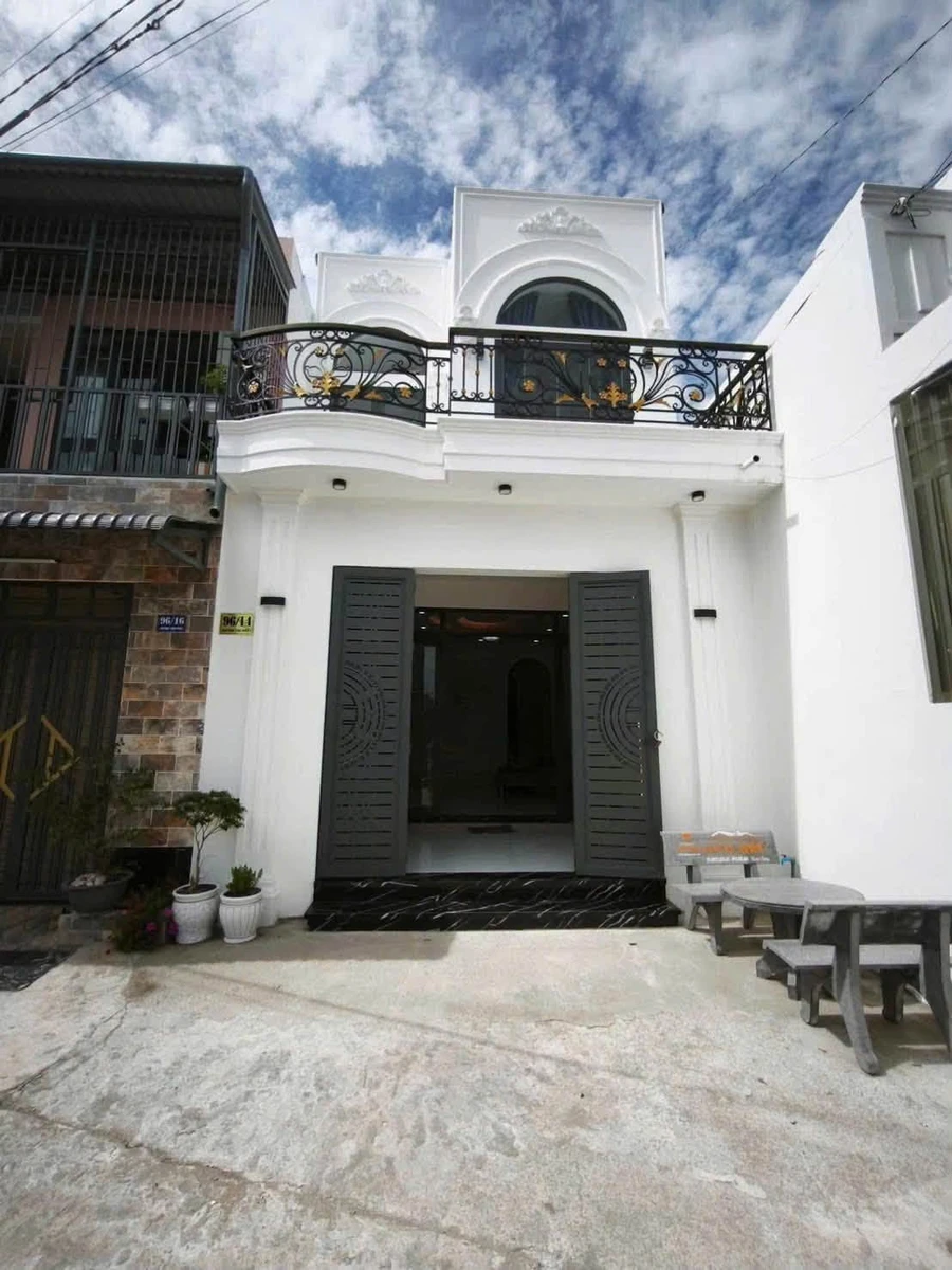 Bán nhà tân cổ điển 3PN 75m² Rạch Giá 2.3 tỷ - Ảnh thu nhỏ 2