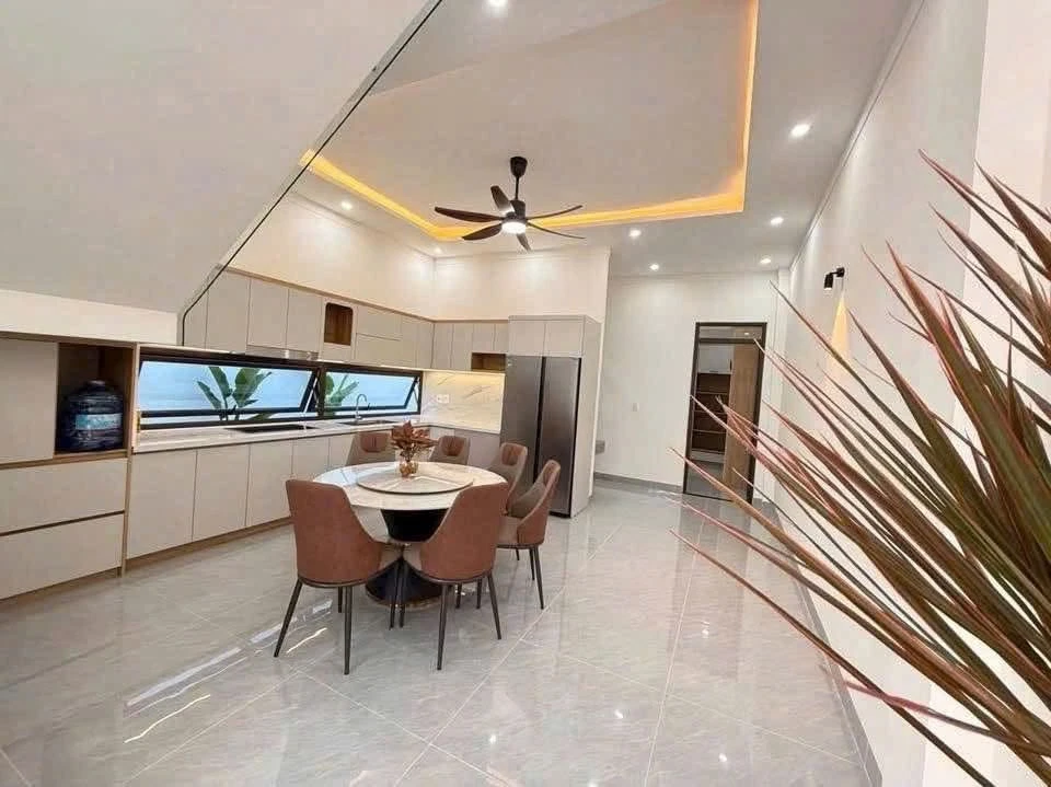 Nhà phố 4PN, 130m², sổ hồng, Biên Hòa giá 650 triệu - Ảnh thu nhỏ 5