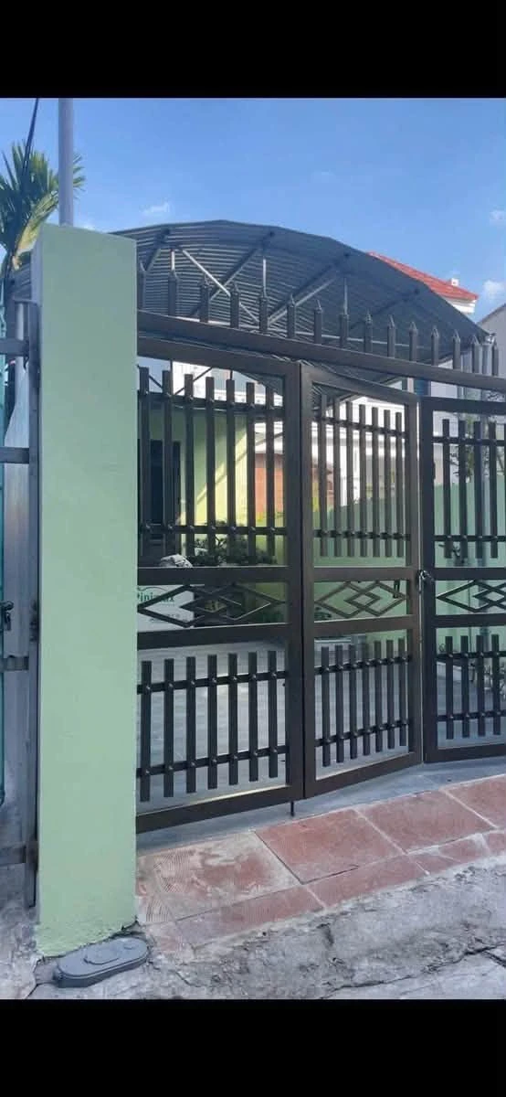 Bán đất 120m2 tặng nhà mới xây tại Thị Trấn Gia Lộc, ngõ ô tô vào tận cửa - Ảnh 1
