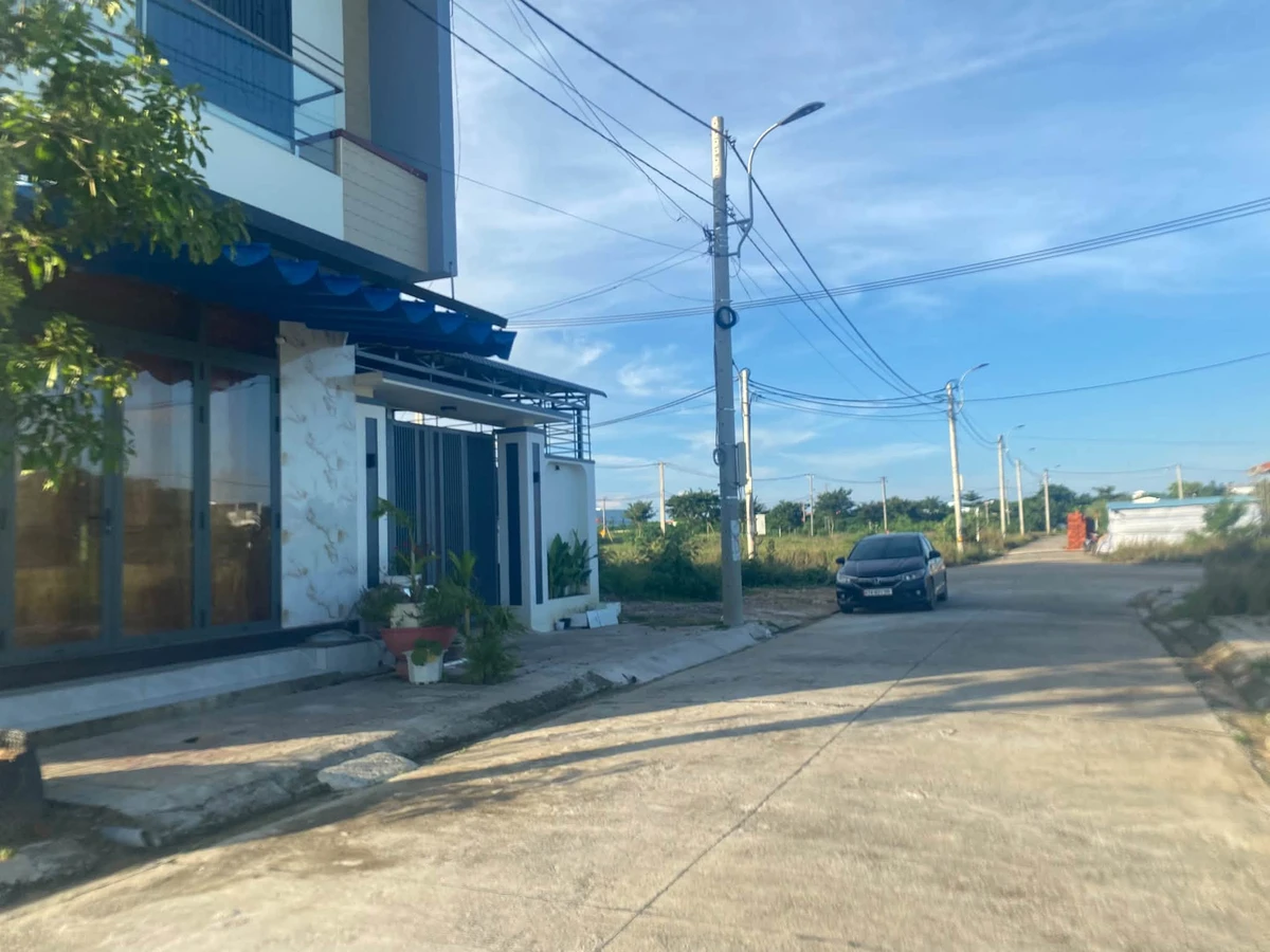 Bán đất nền 6x20,3m Tuy Hoà, Đắk Lắk giá 1 tỷ - Ảnh thu nhỏ 2