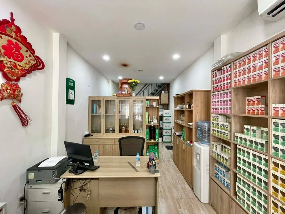 Bán nhà hẻm xe hơi 35m² 2PN 2WC Trần Hưng Đạo Q1 - Ảnh 1