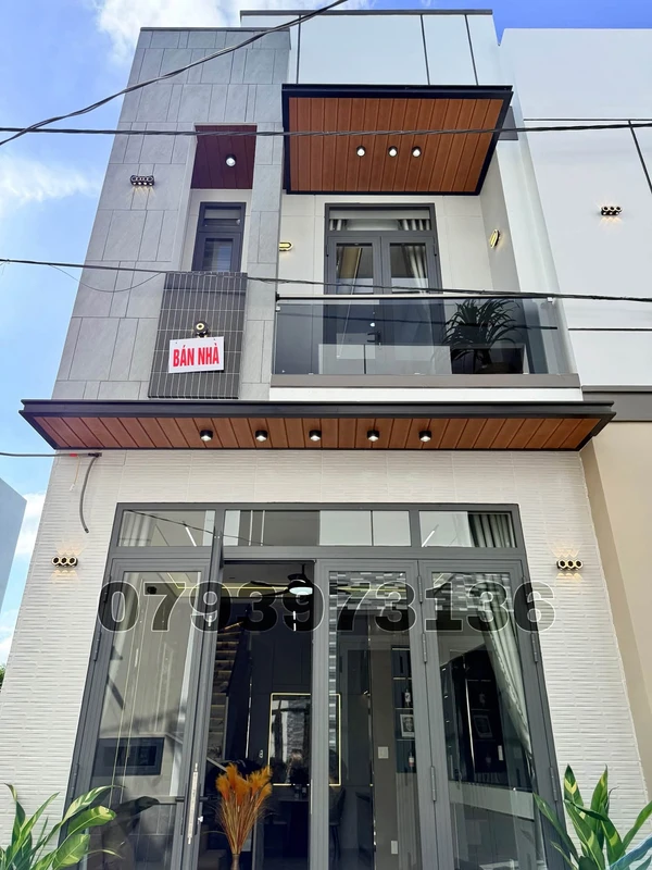 Bán nhà trệt lầu 3 PN 100m² Cần Thơ 3 tỷ 050