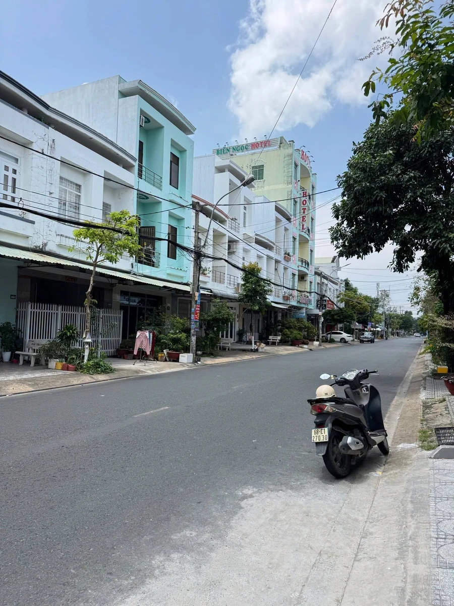 Bán nhà 3 phòng ngủ mặt tiền Phạm Hùng Rạch Giá 100m² - Ảnh thu nhỏ 5