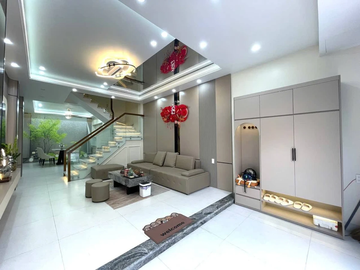 Bán nhà mặt đường 3 tầng 62,6m2 Trần Nguyên Hãn Hóc Môn, 4 tỷ - Ảnh thu nhỏ 2