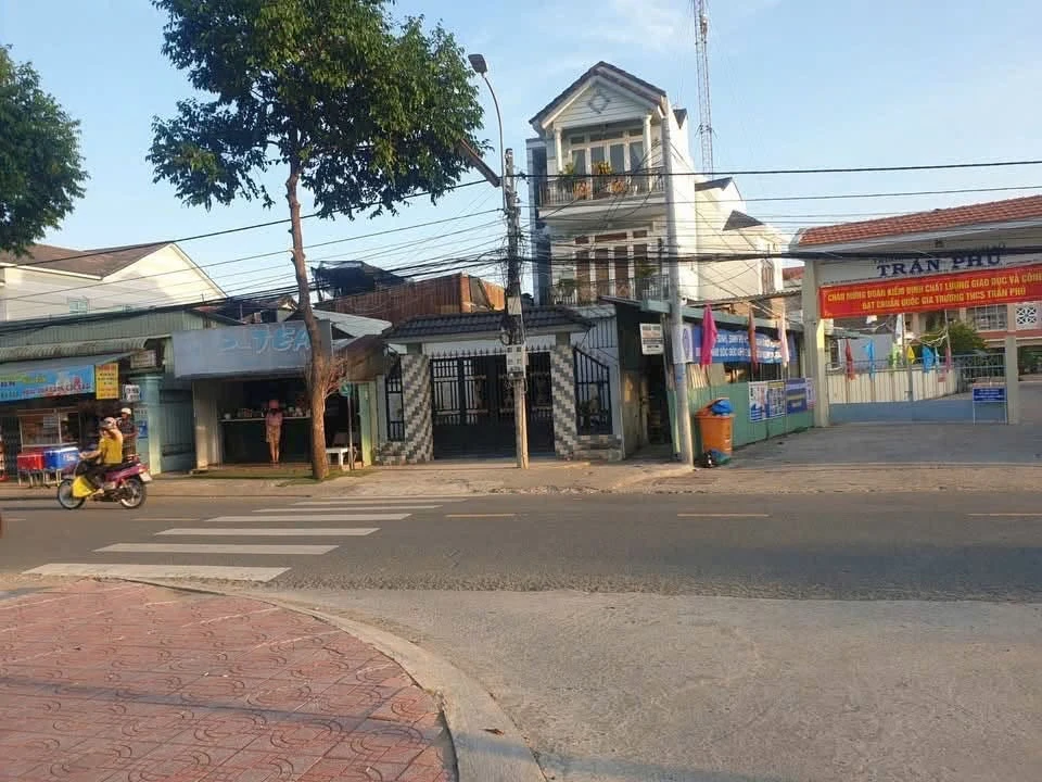 Bán nhà mặt tiền Nguyễn Văn Rành Tân An 106m² 4.2 tỷ - Ảnh thu nhỏ 2