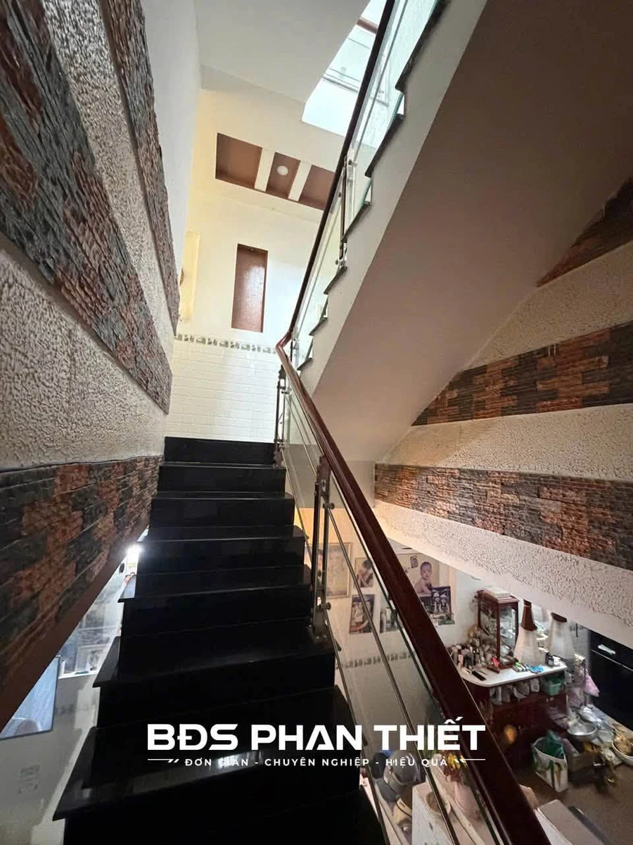 Bán nhà 1 trệt 2 lầu view biển Phan Thiết 58m² - 2.6 tỷ - Ảnh thu nhỏ 3