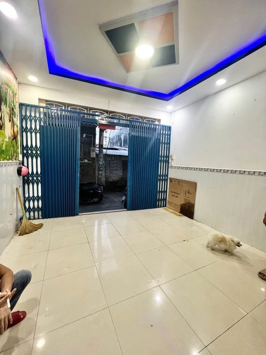 Bán nhà hẻm Bình Tân 28m2 2 tầng giá 2 tỷ - Ảnh 1