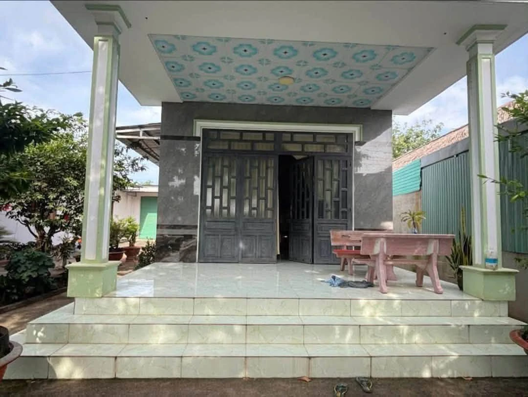 Bán nhà mặt tiền ĐT748 3 PN 315m² An Điền 2.7 tỷ - Ảnh 1