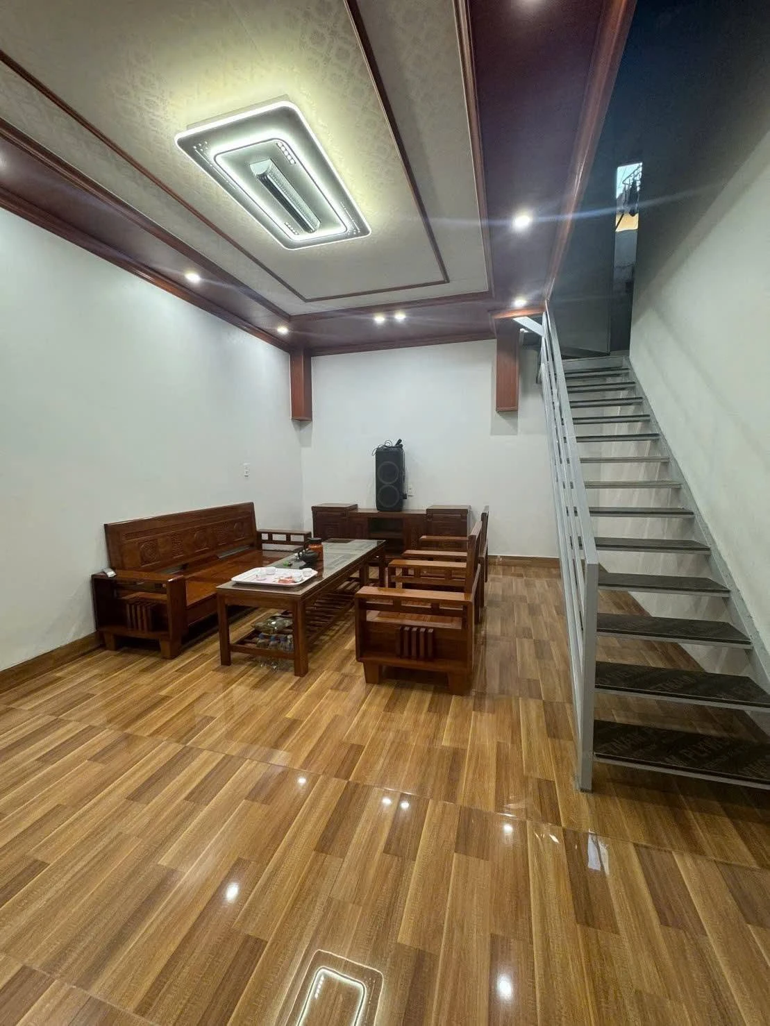 Cho thuê nhà 2 tầng 4PN, 60m² Cẩm Thượng 3.5 triệu/tháng - Ảnh 1