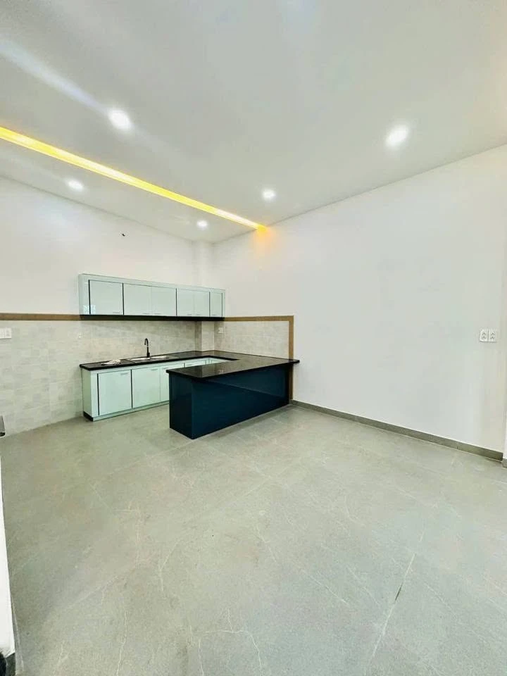 Bán nhà mặt tiền Tên Lửa 76m2 4 tầng 8.7 tỷ - Ảnh thu nhỏ 3
