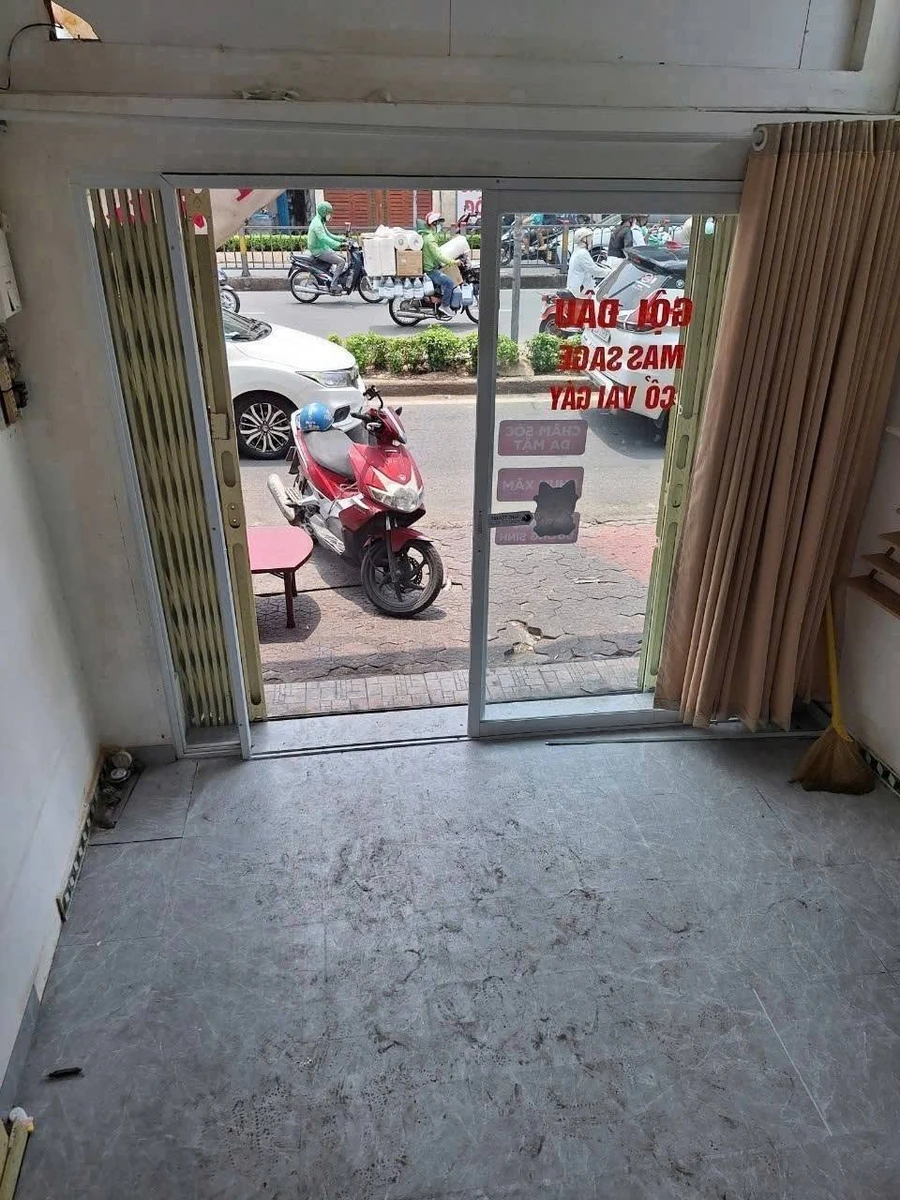 Cho thuê nhà mặt tiền Nguyễn Văn Cừ Q5, 20m², 10.5tr/tháng - Ảnh thu nhỏ 3