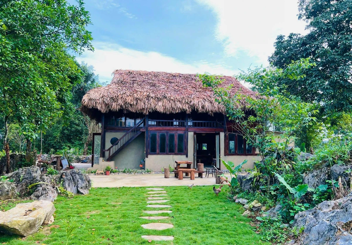Bán homestay 2.600m2 view núi Tân Lạc Hòa Bình - Ảnh 1