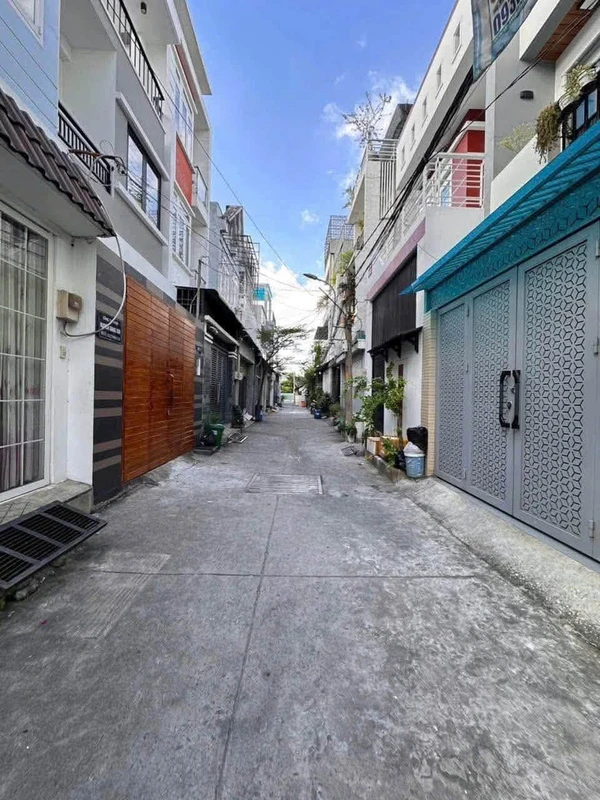 Bán nhà 2 tầng hẻm xe hơi 52m2 đường 32 Linh Đông, Thủ Đức, giá 5,5 tỷ
