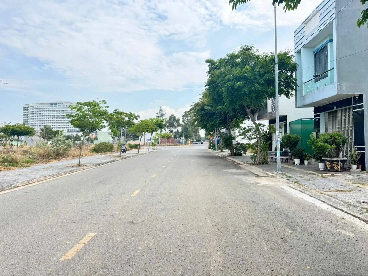 Bán nhà 1 trệt 1 lầu mặt tiền Nguyễn Thái Học, 114m2, 3PN, Long Tâm, Bà Rịa, giá 4,99 tỷ - Ảnh thu nhỏ 4