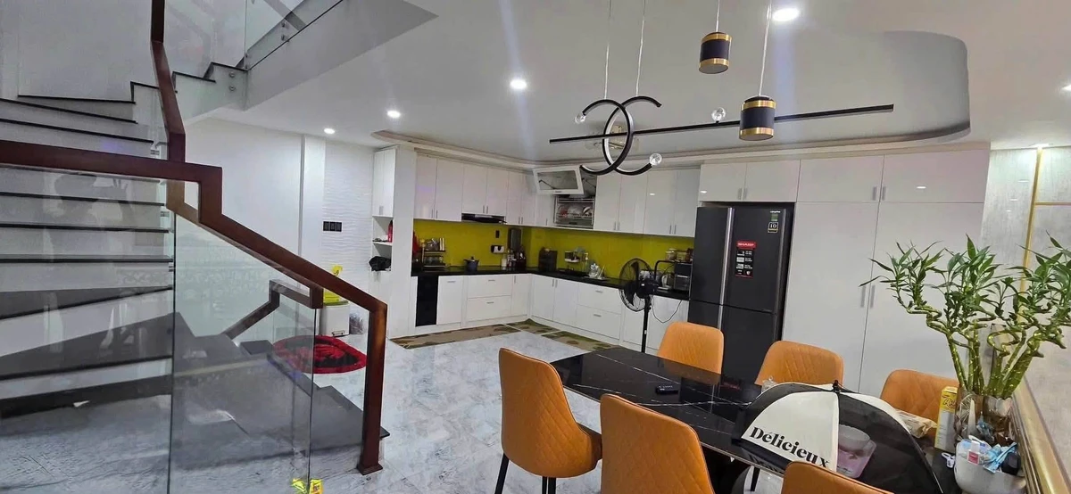 Bán nhà 4 tầng mặt tiền Hoàng Văn Thụ, 60m2, 8.2 tỷ - Ảnh thu nhỏ 3