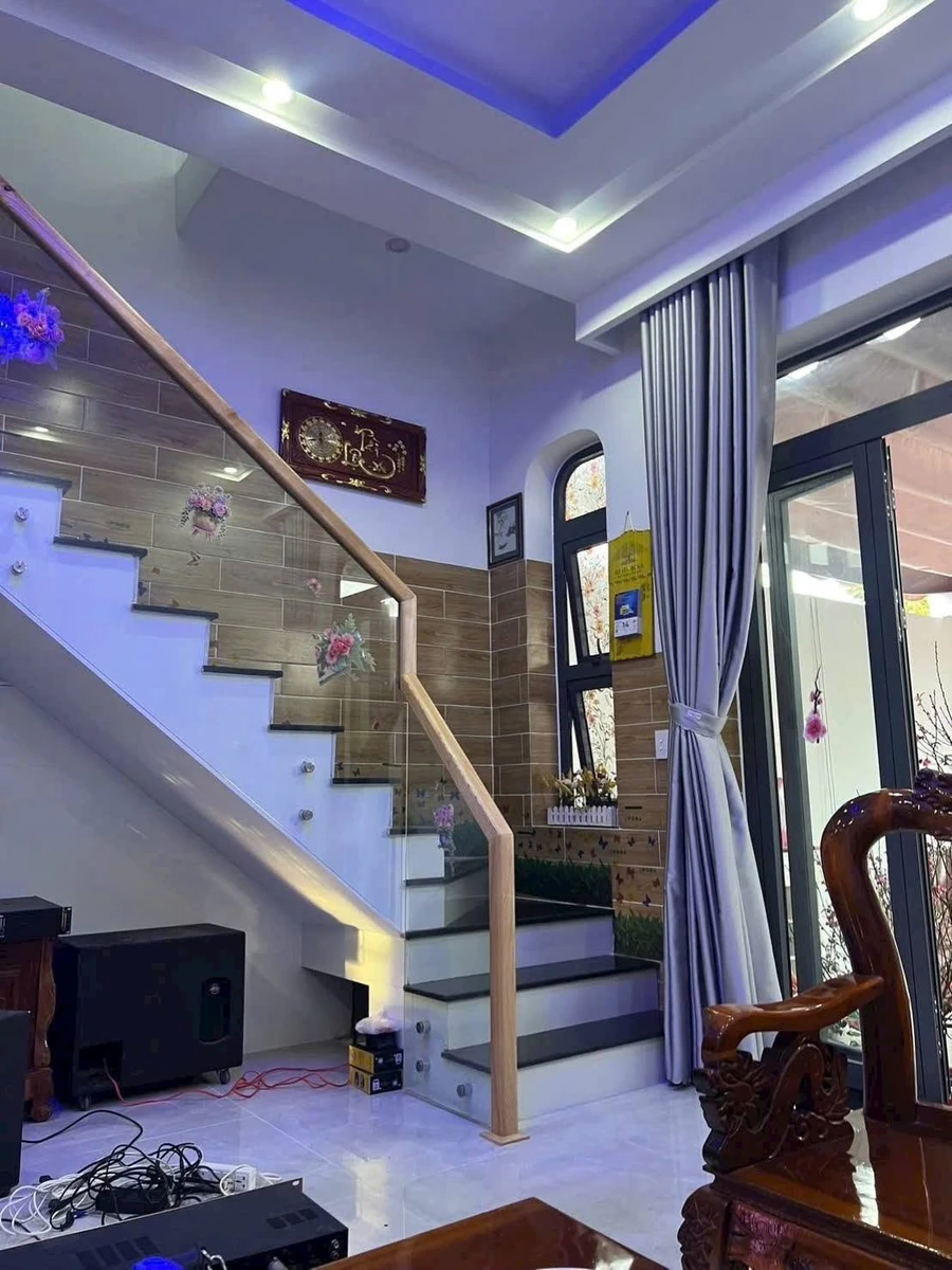 Bán nhà 1 trệt 1 lầu 87,5m2, 3PN, full nội thất, khu TĐC Hòa Long, TP. Bà Rịa, giá 3,9 tỷ - Ảnh thu nhỏ 4