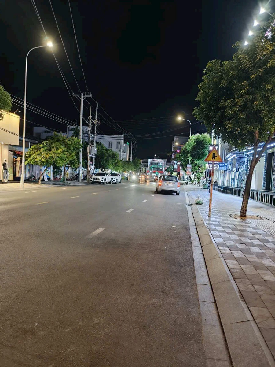 Bán nhà 2 lầu mặt tiền kinh doanh 123m2 Phan Thiết - Ảnh 1