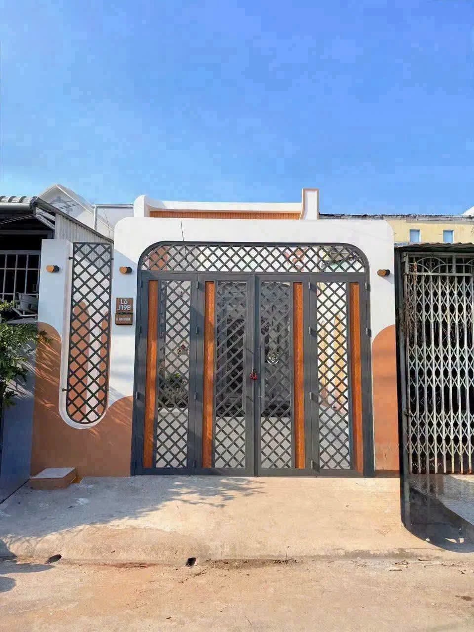 Bán nhà Rạch Giá 117m² 2 phòng ngủ 2 tỷ 180 triệu - Ảnh 1