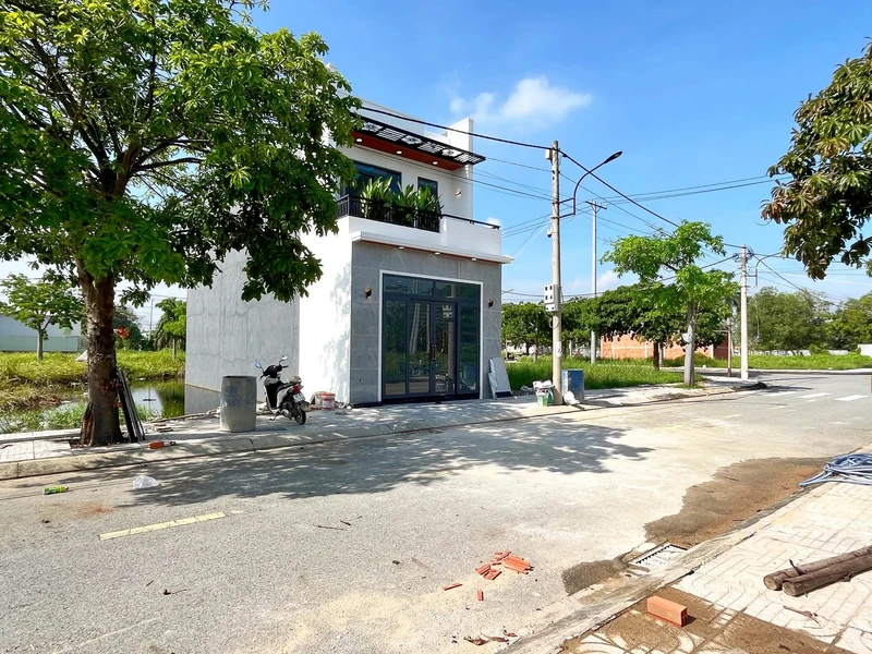 Bán nhà mặt tiền 77.5 m² ở Đức Hòa, Long An