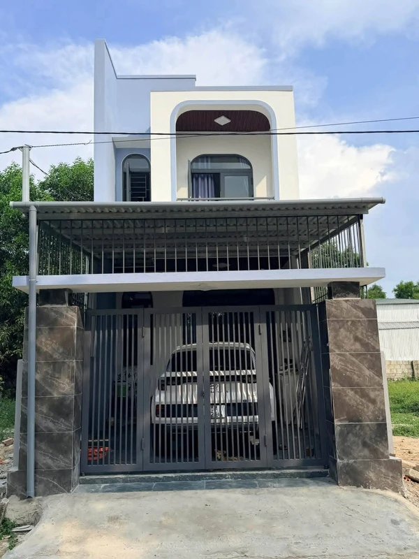 Bán nhà 2 tầng 92m² đường ô tô Huế 2 tỷ