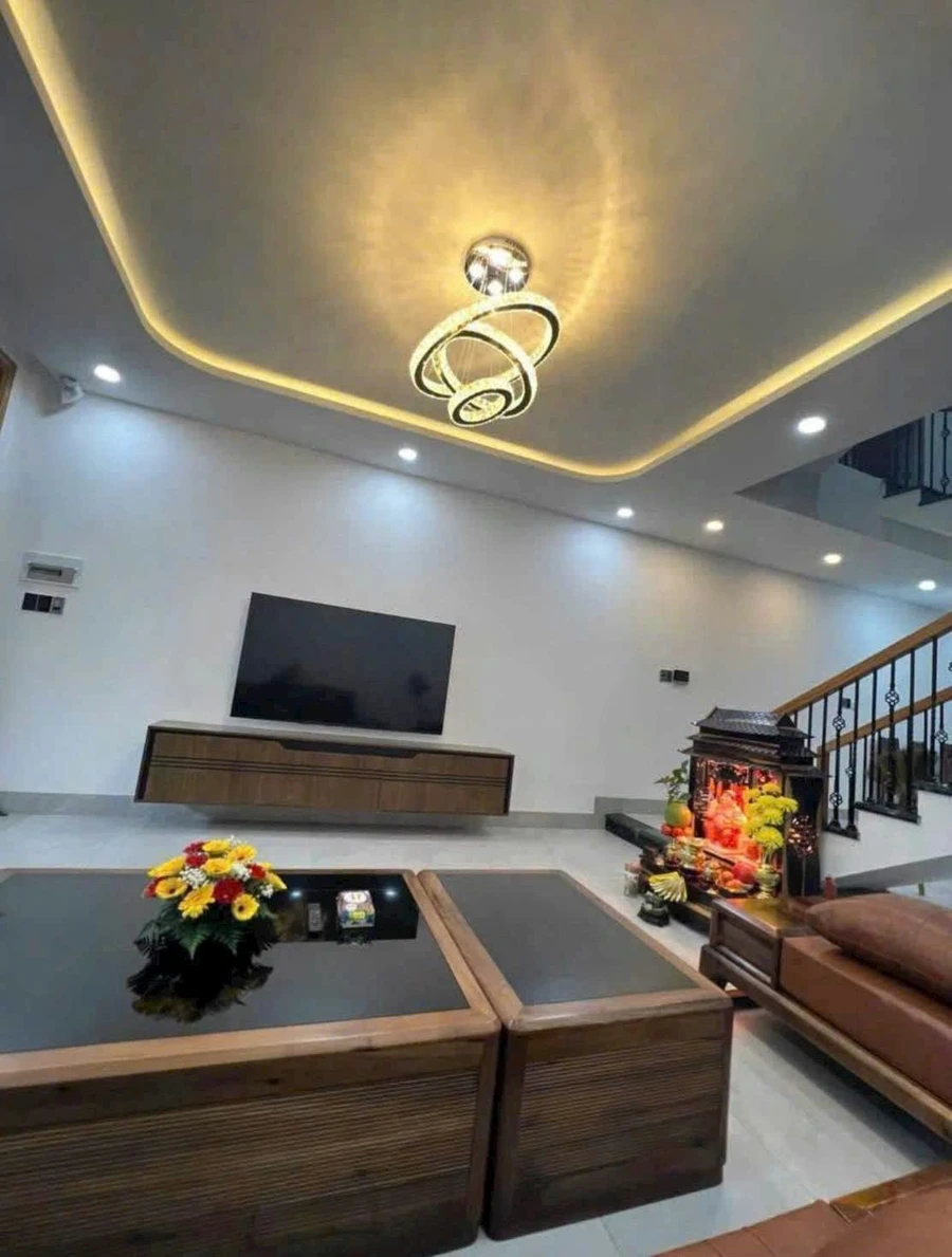 Bán nhà mặt tiền 5x20m, 3PN, Hoàng Bích Sơn, 7+ tỷ - Ảnh thu nhỏ 3