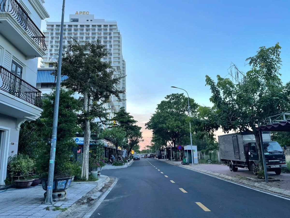 Cho thuê shophouse Vincom 84m² Nguyễn Văn Huyên, Quận 3 - Ảnh 1