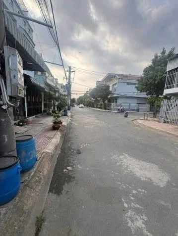 Bán nhà cấp 4 hai mặt tiền 108m² KDC Minh Tuấn, Bình Hòa, Thuận An, giá 4 tỷ - Ảnh thu nhỏ 3