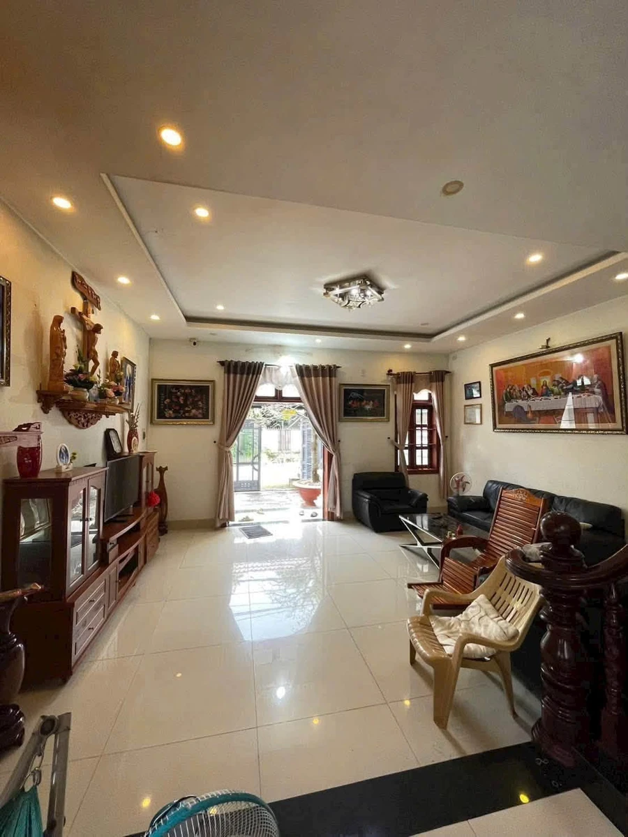 Bán biệt thự Bà Rịa 4PN 210m² giá 5.3 tỷ - Ảnh thu nhỏ 2