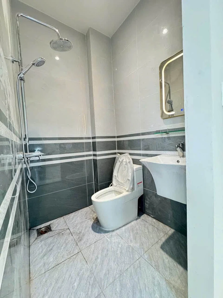Bán nhà hẻm thông 4 phòng ngủ 83m² Huỳnh Tấn Phát Quận 7 - Ảnh thu nhỏ 5