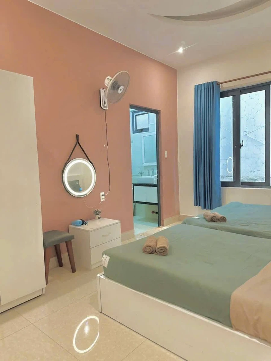 Bán nhà kiểu villa khách sạn 2 mặt tiền đường Nguyễn Hữu Cảnh, Đà Lạt, gần 200m2, giá 8,5 tỷ - Ảnh thu nhỏ 3