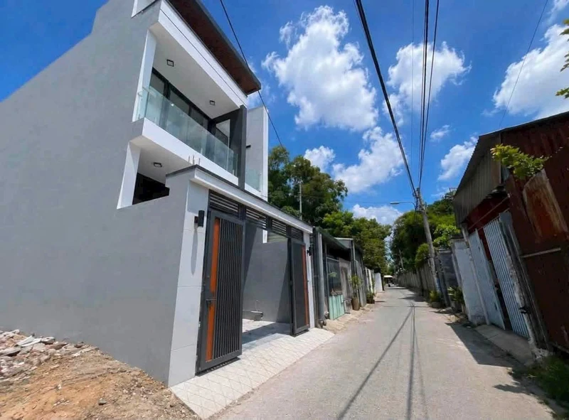 Bán nhà 1 trệt 1 lầu 3PN 2WC tại Phú Hòa, Thủ Dầu Một, Bình Dương giá 3,8 tỷ