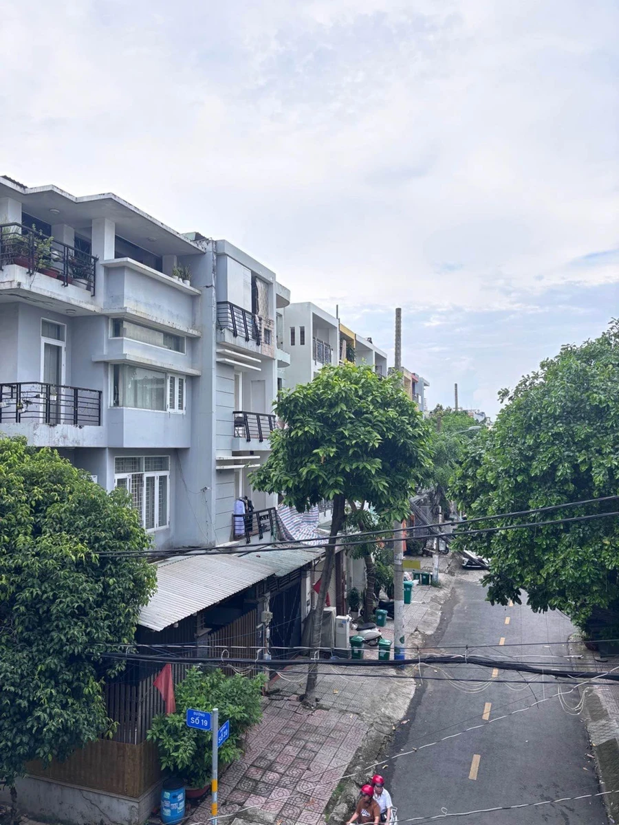 Bán nhà phố 3 tầng 76m² Thủ Đức 9,8 tỷ - Ảnh 1