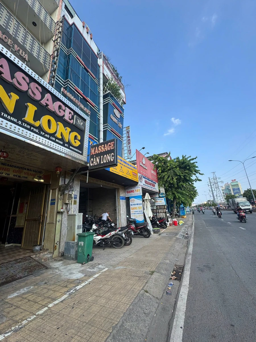 Bán nhà mặt tiền kinh doanh 150m² Lê Trọng Tấn Tân Phú, 29 tỷ - Ảnh thu nhỏ 2