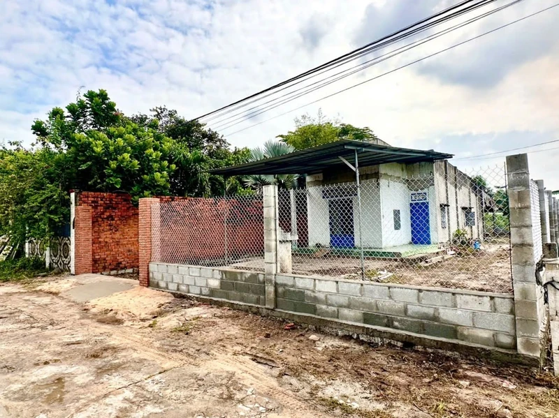 Đất gần biển Lý Thái Tổ ngang 12m, sổ riêng 380m² – 2,1 tỷ