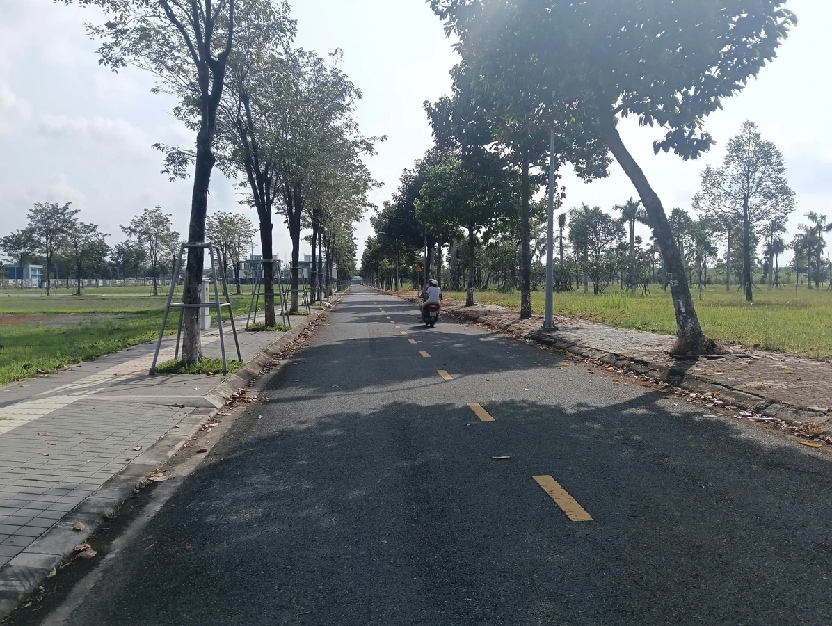 Bán đất tại Ấp Yên Ngựa, ĐT 744, Định Thành, 10 tỷ, DT 1800 m2, giá đầu tư - Ảnh 1