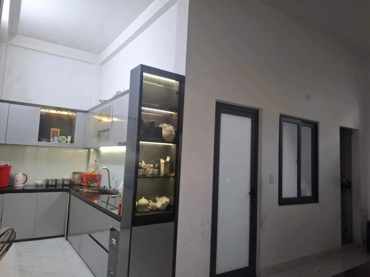 Bán nhà mặt tiền đường Tôn Thất Thiệp, TP. Huế, đất 299m2, mặt tiền 11m - Ảnh 1
