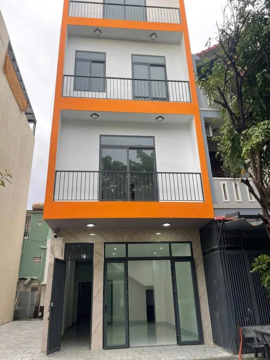 Bán shophouse 6 PN sát biển Nguyễn Tất Thành 80m², dòng tiền 1 tỷ/năm - Ảnh 1