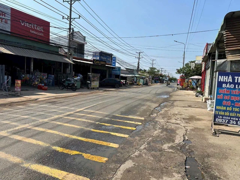 Cho thuê nhà xưởng 150m2 Phùng Hưng, 12tr/tháng