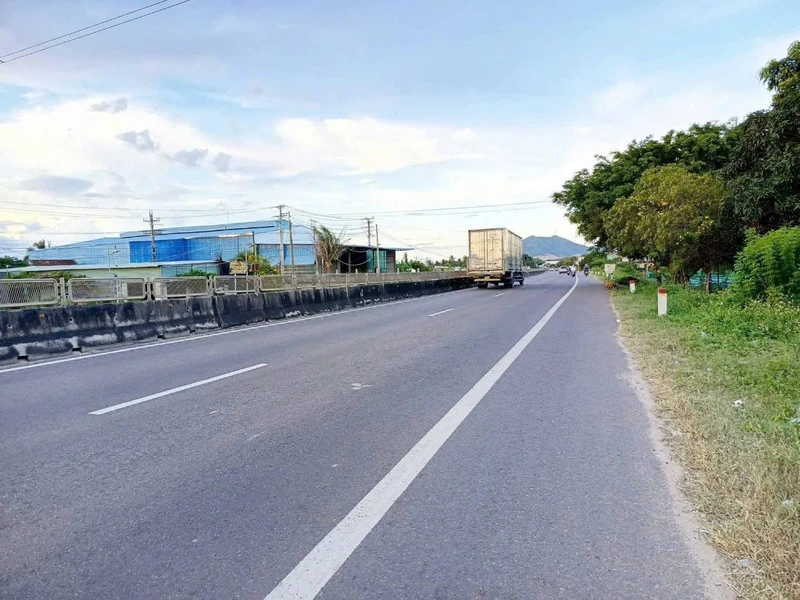 Bán đất thổ cư mặt tiền Quốc Lộ 1A 336m² Lâm Đồng