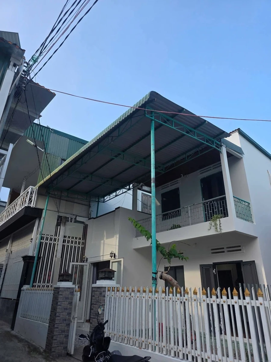 Bán nhà 2 tầng Nguyễn Bỉnh Khiêm Cam Ranh 104m² 2,1 tỷ - Ảnh 1