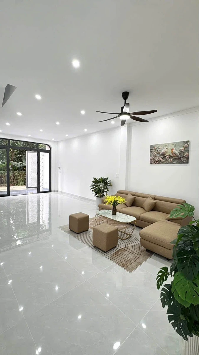 Bán nhà 1 trệt 2 lầu 5x20m hẻm 19 Nguyễn Duy Trinh, 3PN 3WC, giá 3,88 tỷ - Ảnh thu nhỏ 2