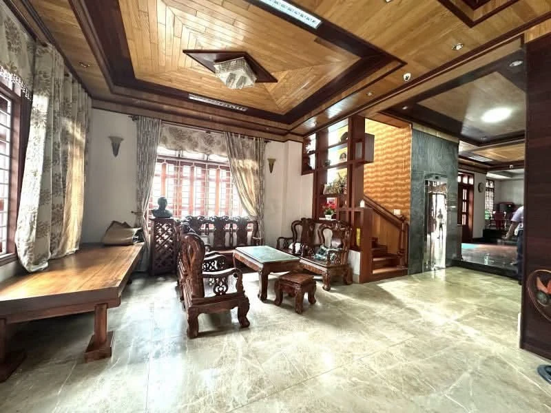 Bán biệt thự 3 tầng 461m² 7 phòng ngủ Hải Châu 42 tỷ