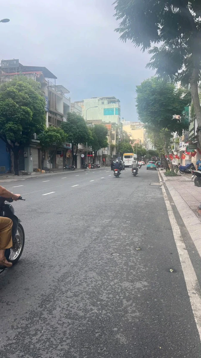 Bán nhà 2 tầng 30m2 gần các trường đại học Quận 7 - Ảnh 1